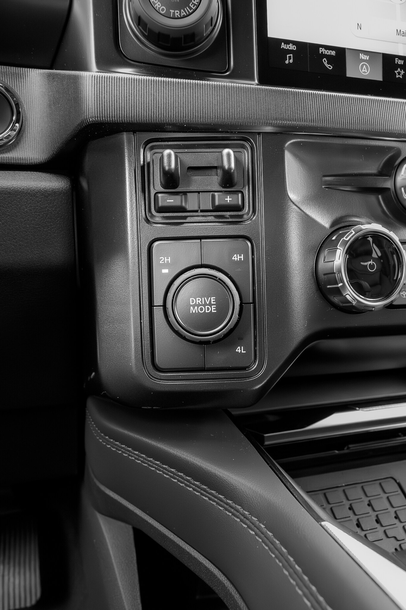 2026 Ford F-250 Super Duty Platinum - Photo 18