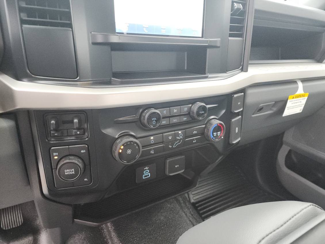 2024 Ford F-450 Super Duty Chassis Cab XL - Photo 10