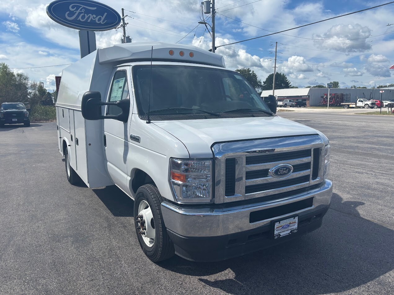 2023 Ford E-350 Base photo 3