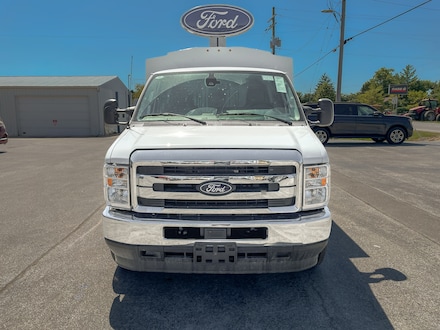 2027 Ford E-350 Cutaway Base Truck