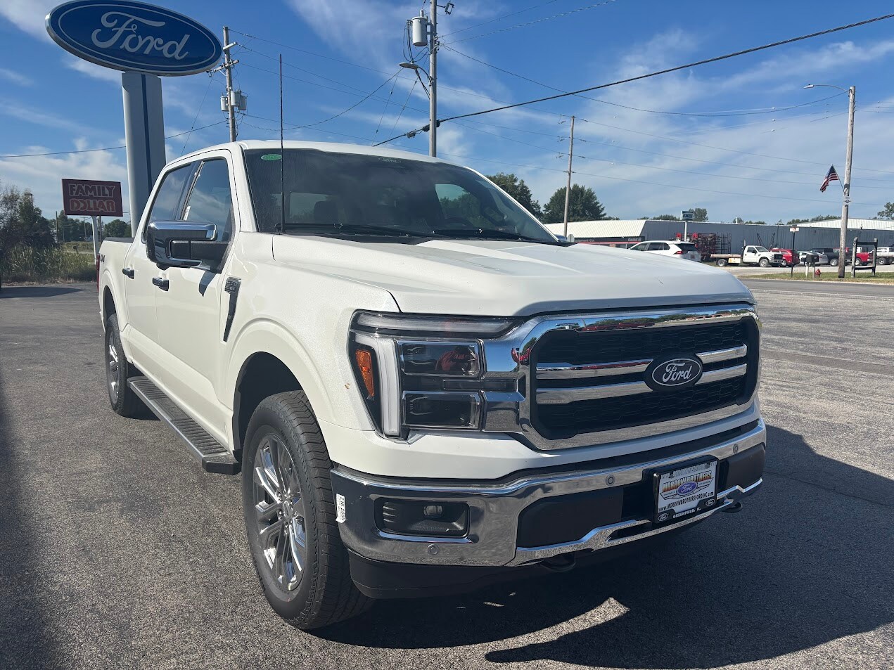 2025 Ford F-150 Lariat photo 2