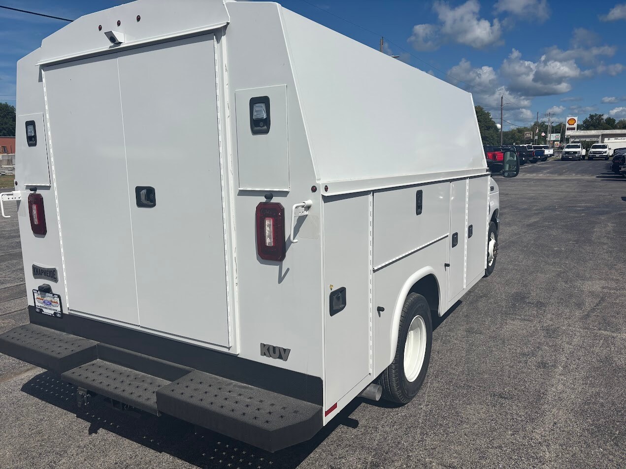 2023 Ford E-350 Base photo 4
