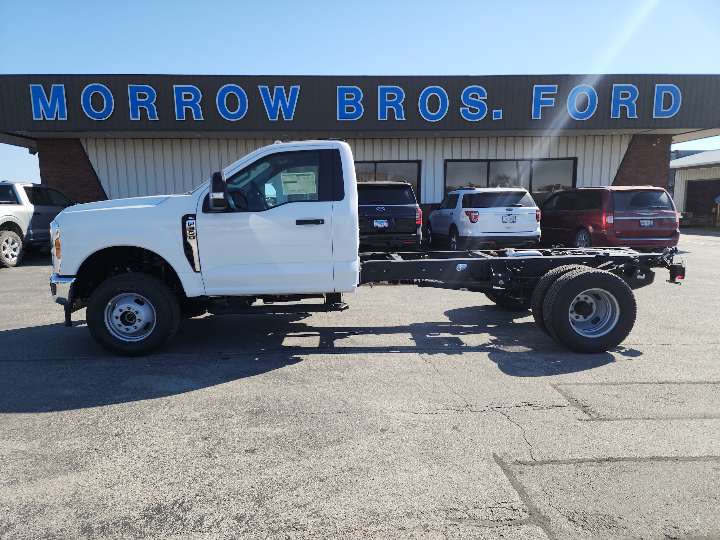 2024 Ford F-350 Super Duty Chassis Cab XL's photo
