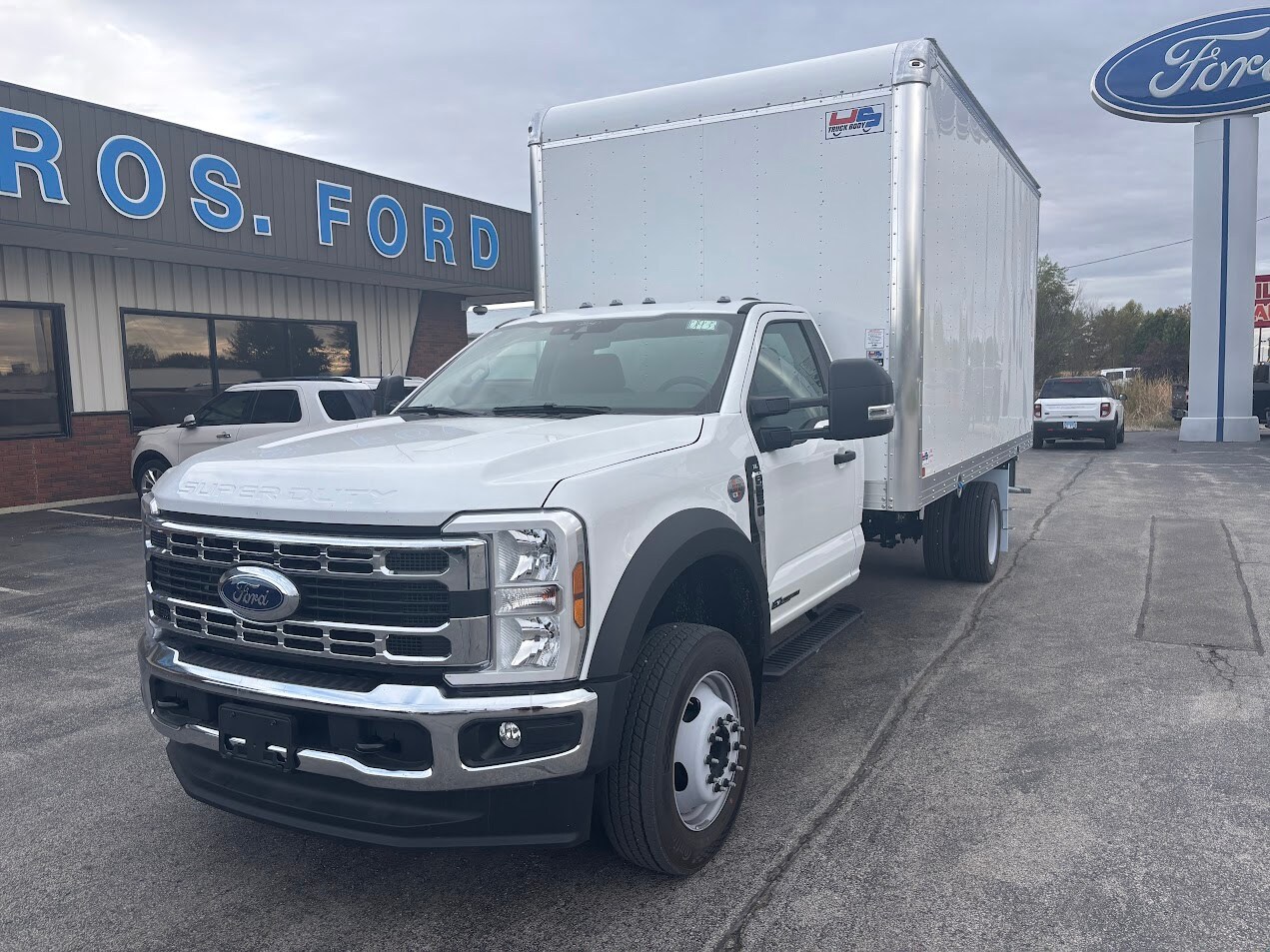 2025 Ford F-550 XL photo 2