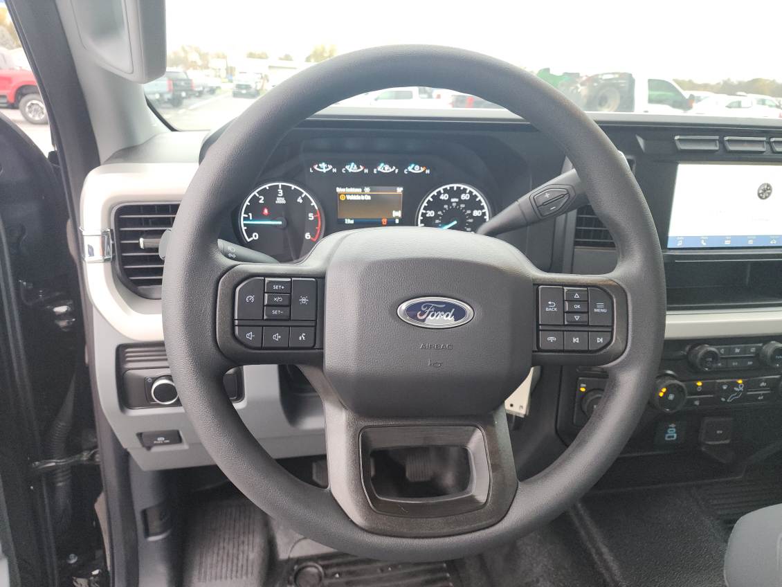 2024 Ford F-450 Super Duty Chassis Cab XL - Photo 8