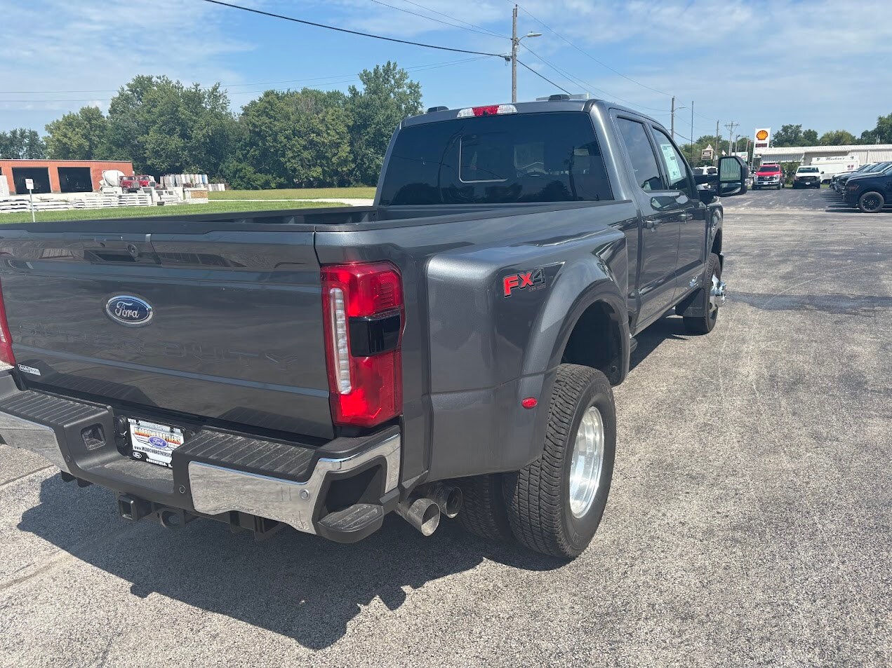 2025 Ford F-350 Lariat photo 4