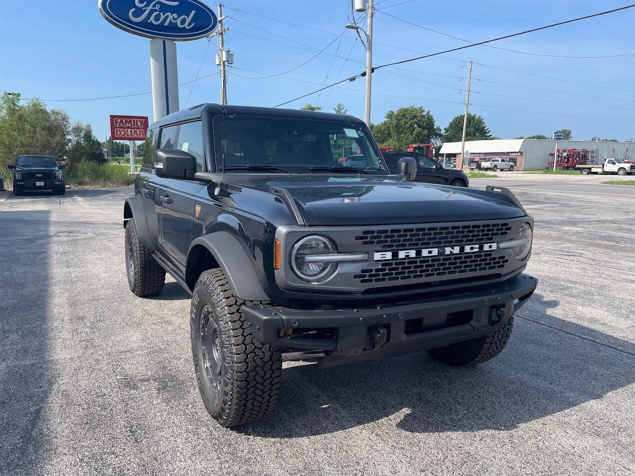 2025 Ford Bronco Badlands photo 2
