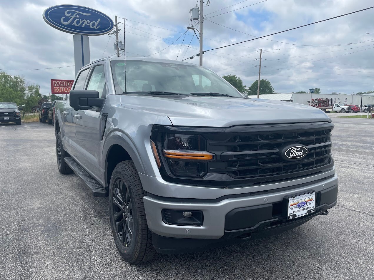 2025 Ford F-150 XLT photo 2