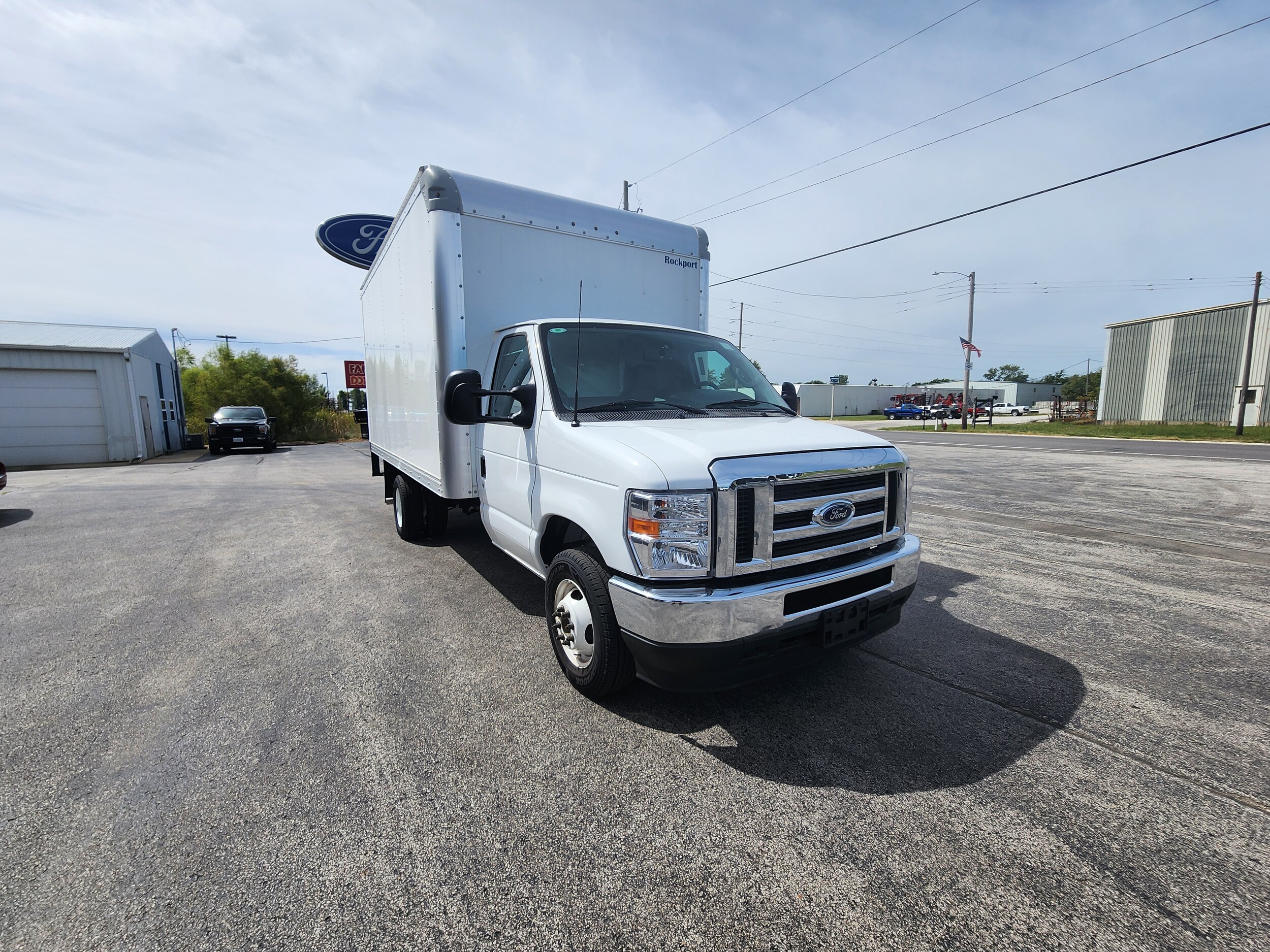 2024 Ford E-350 Base photo 3