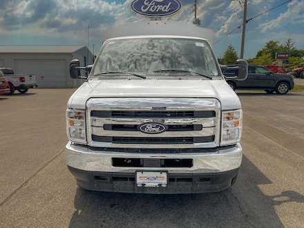 2027 Ford E-350 Cutaway Base Truck
