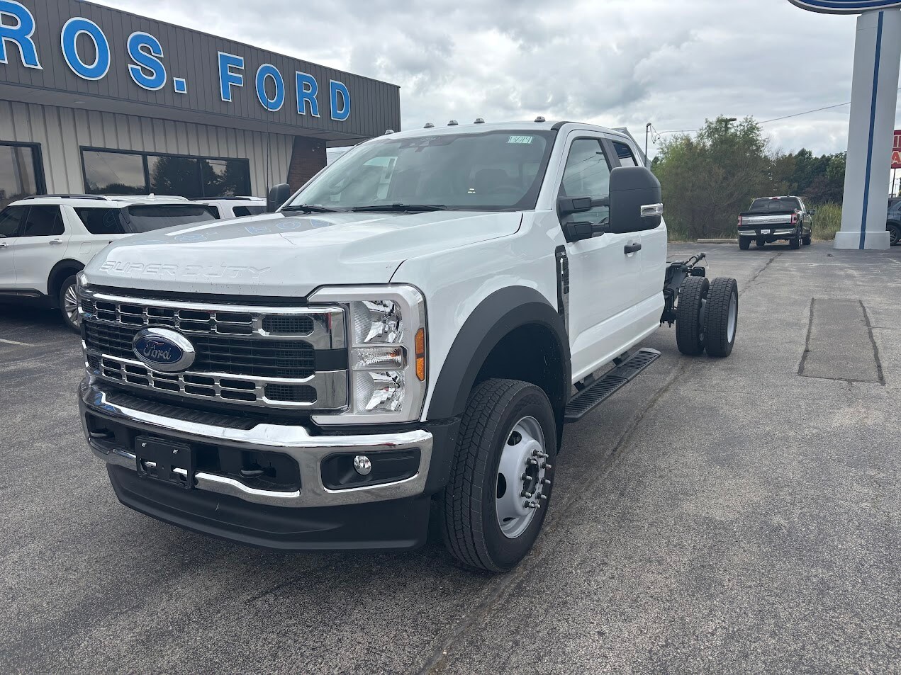 2025 Ford F-450 XL photo 2