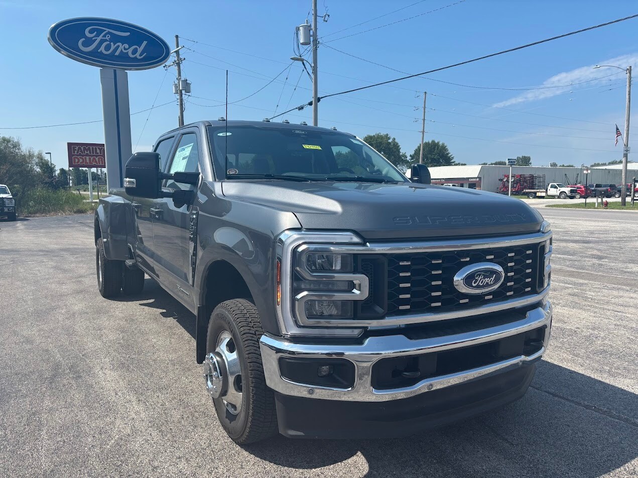 2025 Ford F-350 Lariat photo 3