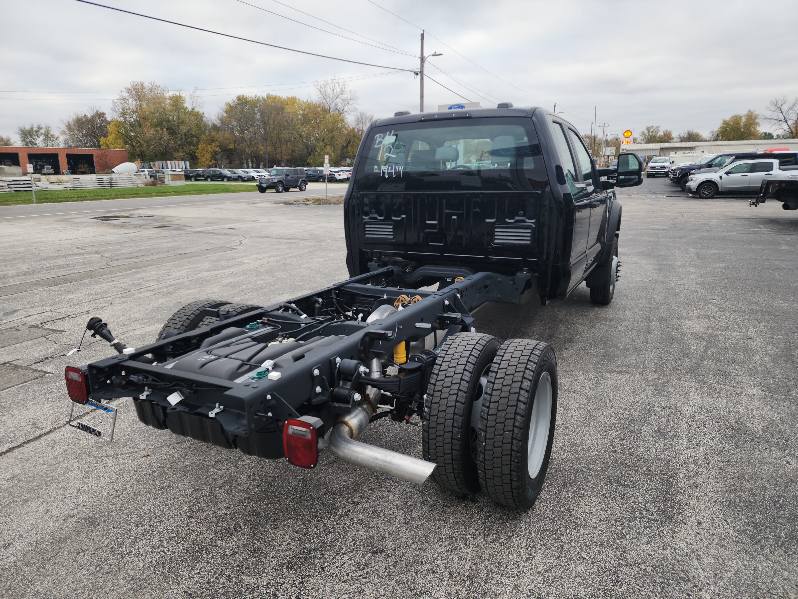 2024 Ford F-450 Super Duty Chassis Cab XL - Photo 4