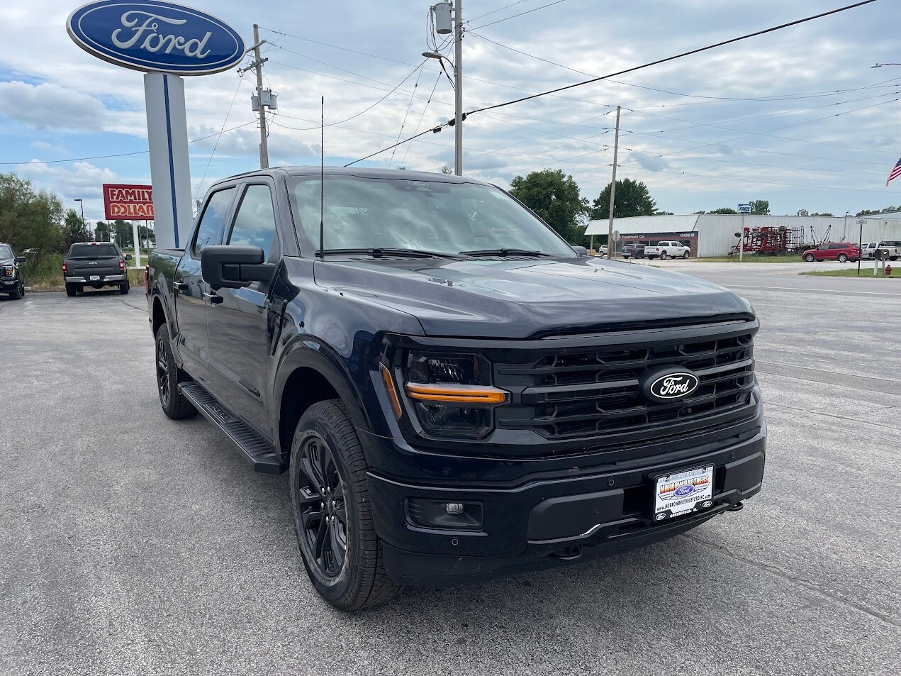 2025 Ford F-150 XLT photo 3