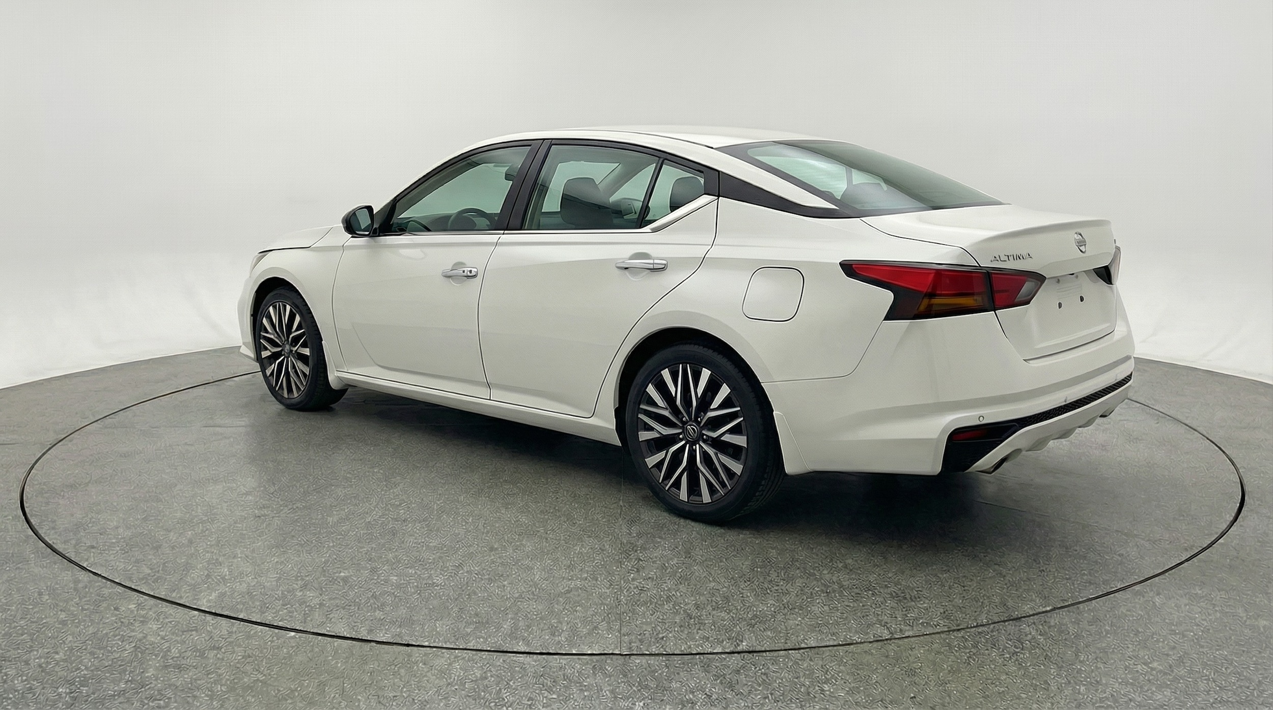 Thumbnail: 2025 Nissan Altima - 5