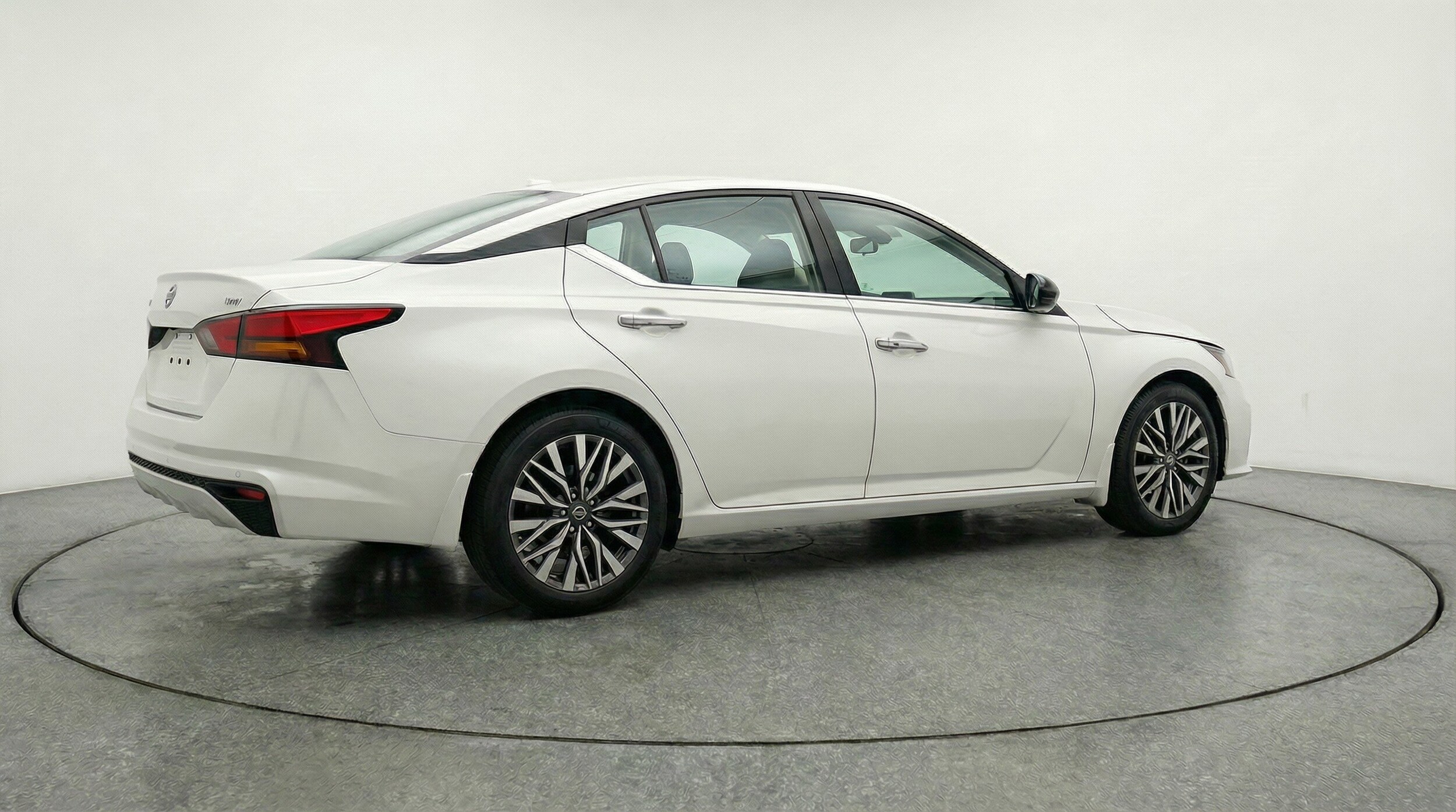 Thumbnail: 2025 Nissan Altima - 9