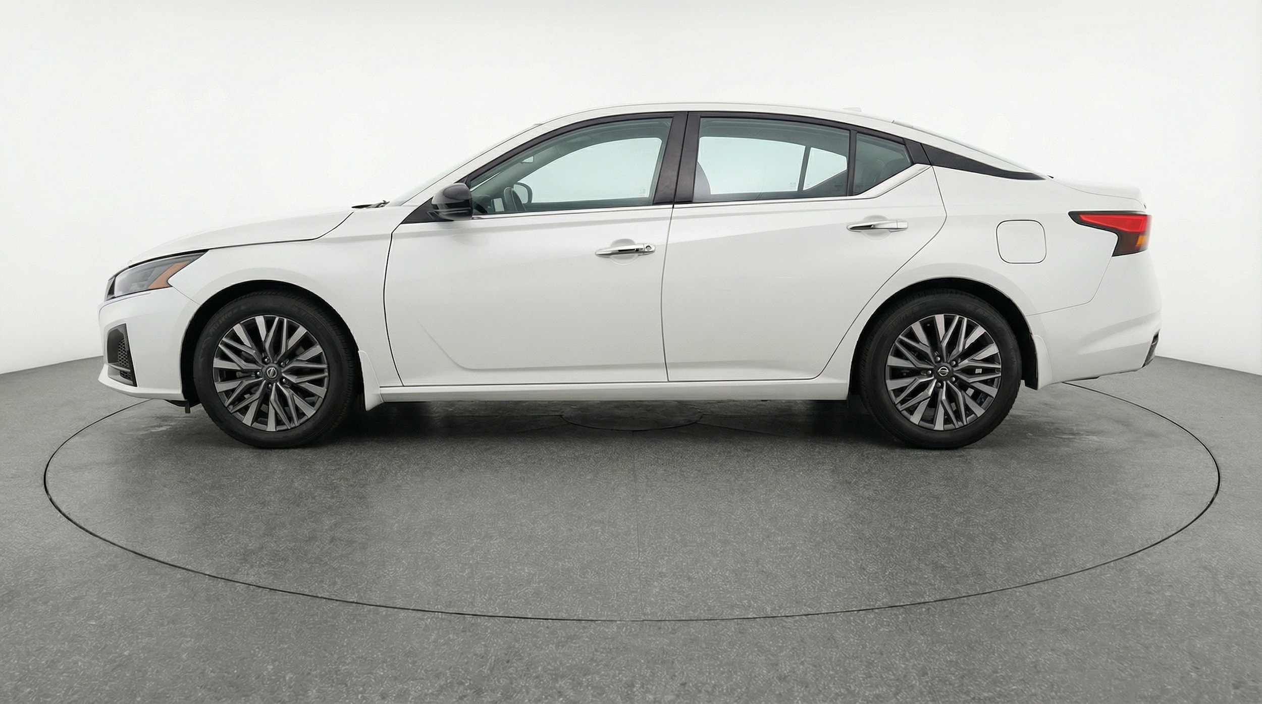 Thumbnail: 2025 Nissan Altima - 4