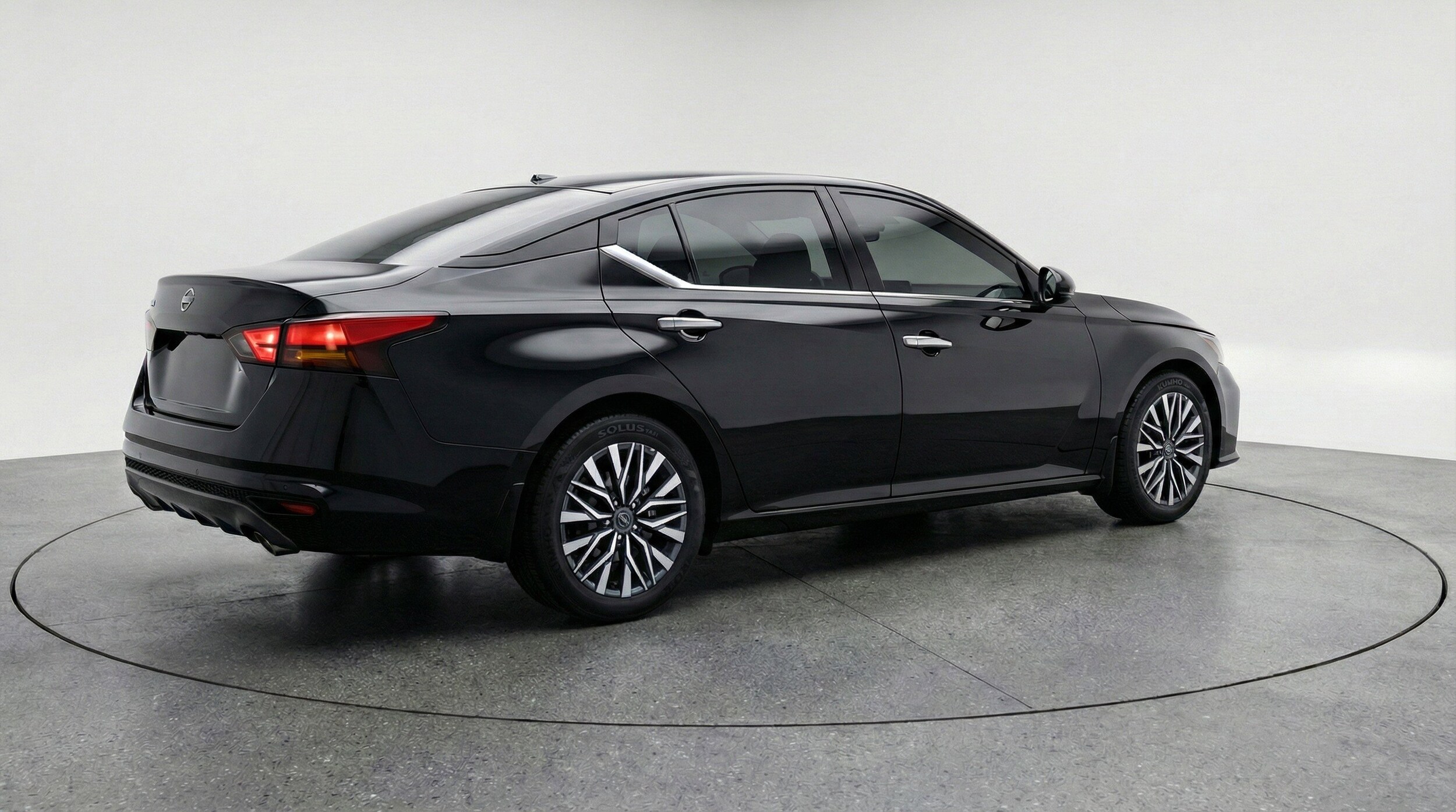 Thumbnail: 2025 Nissan Altima - 9