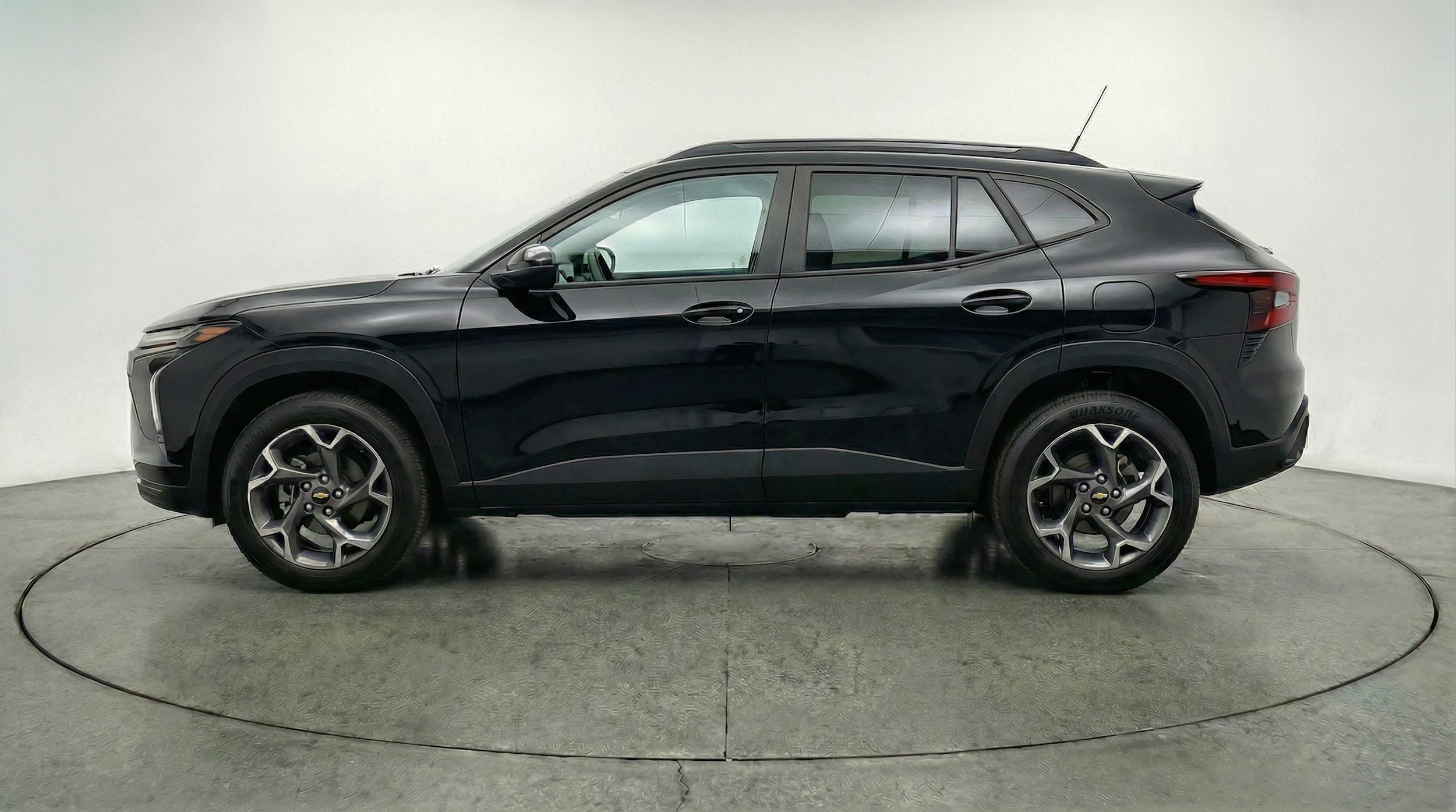 Thumbnail: 2025 Chevrolet Trax - 4