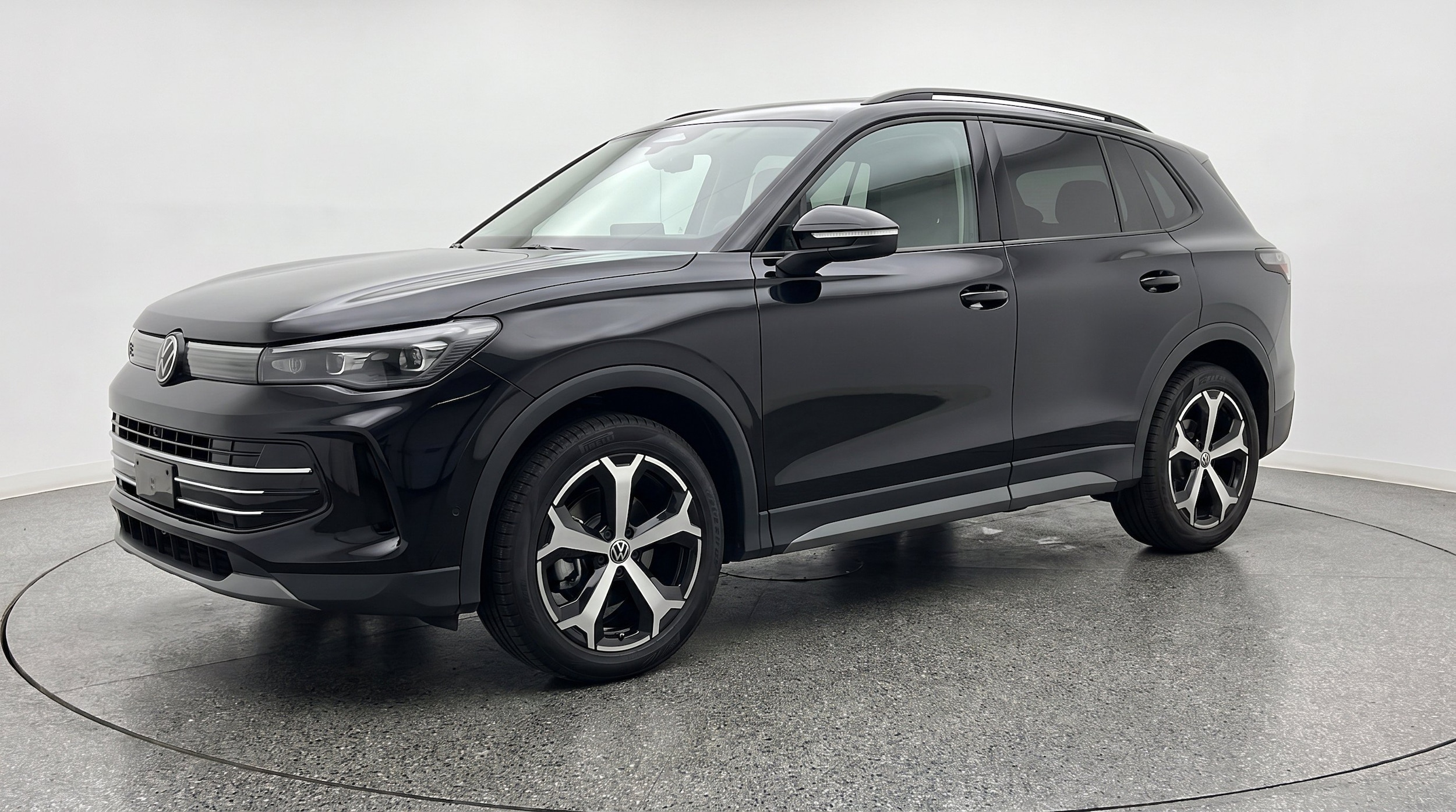 Thumbnail: 2026 Volkswagen Tiguan - 3