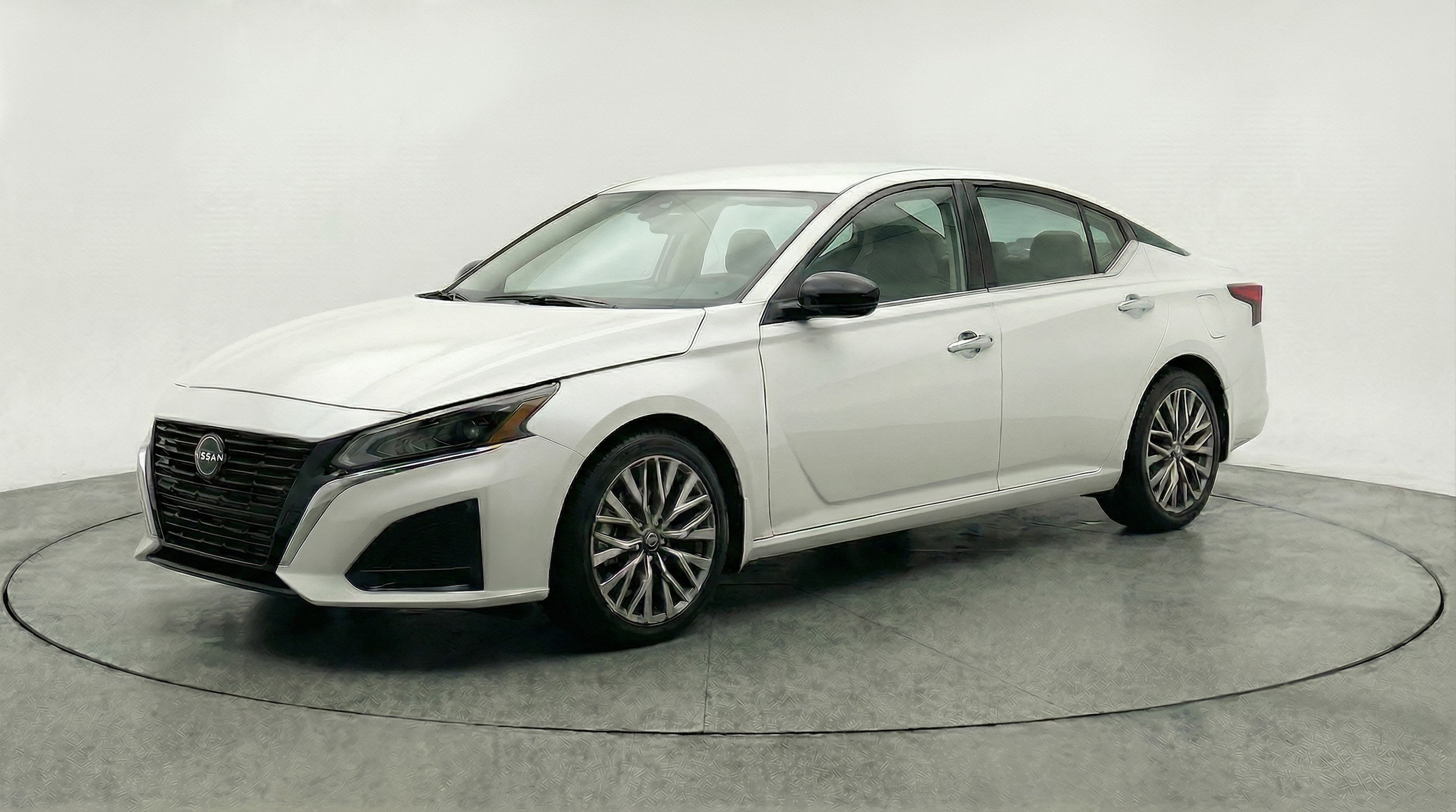 Thumbnail: 2025 Nissan Altima - 3