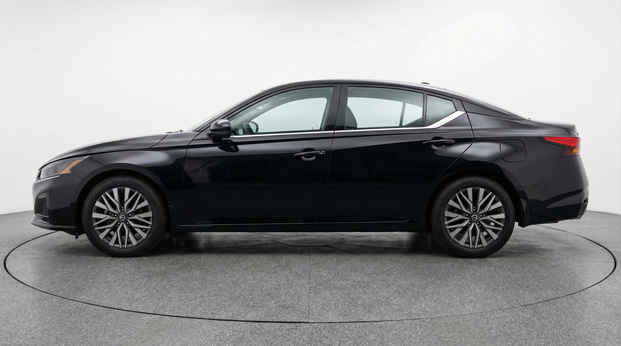 Thumbnail: 2025 Nissan Altima - 4