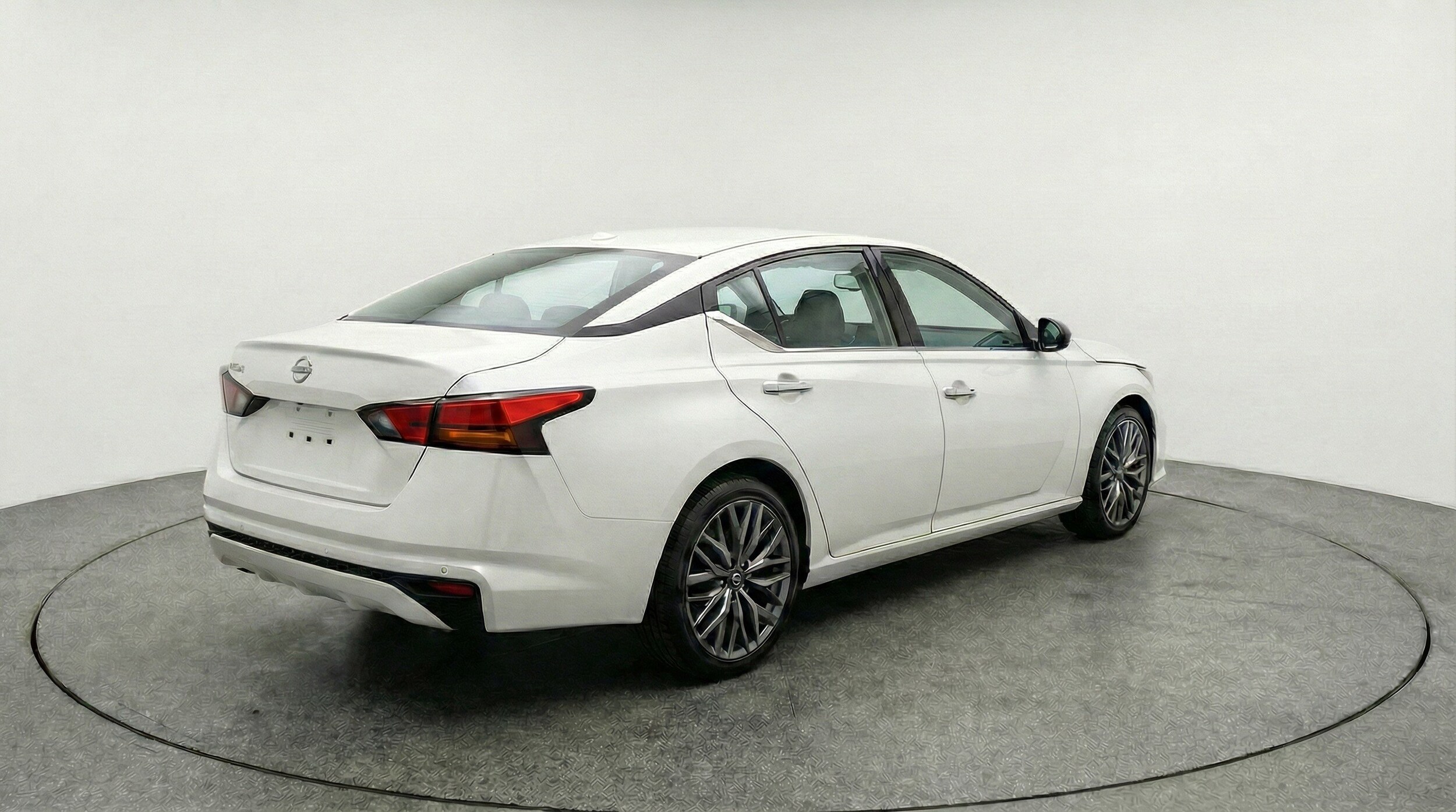 Thumbnail: 2025 Nissan Altima - 9