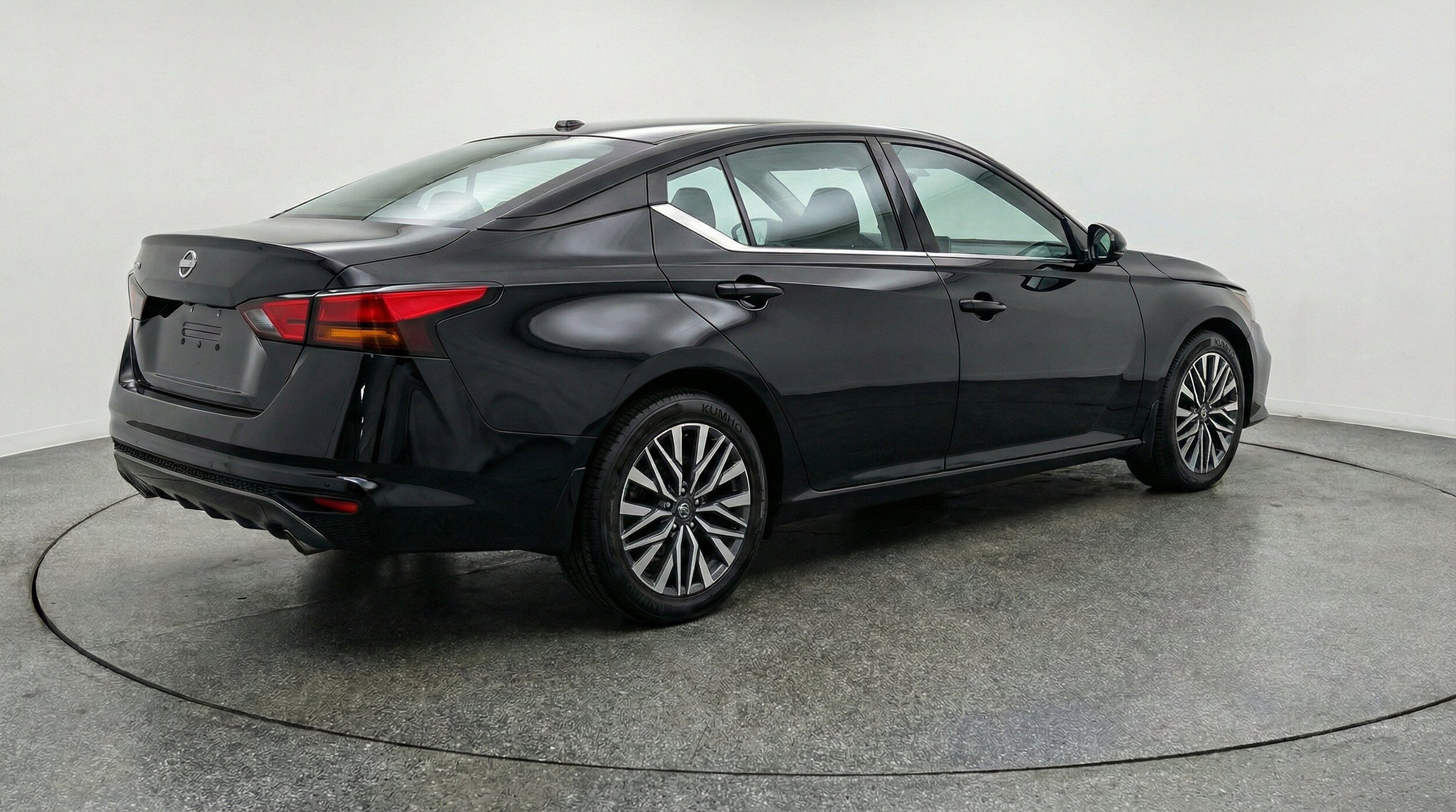 Thumbnail: 2025 Nissan Altima - 9