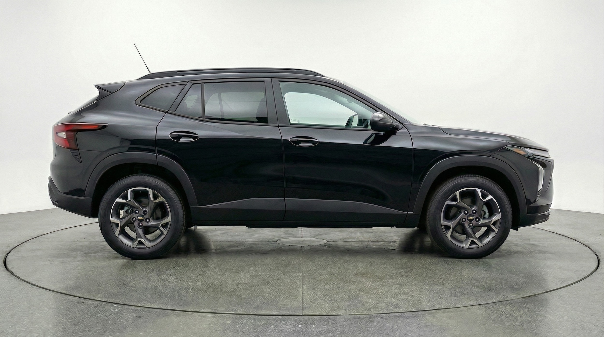 Thumbnail: 2025 Chevrolet Trax - 8