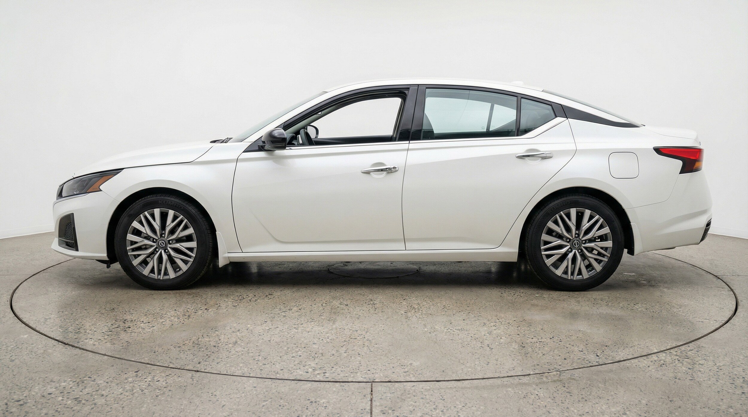 Thumbnail: 2025 Nissan Altima - 5