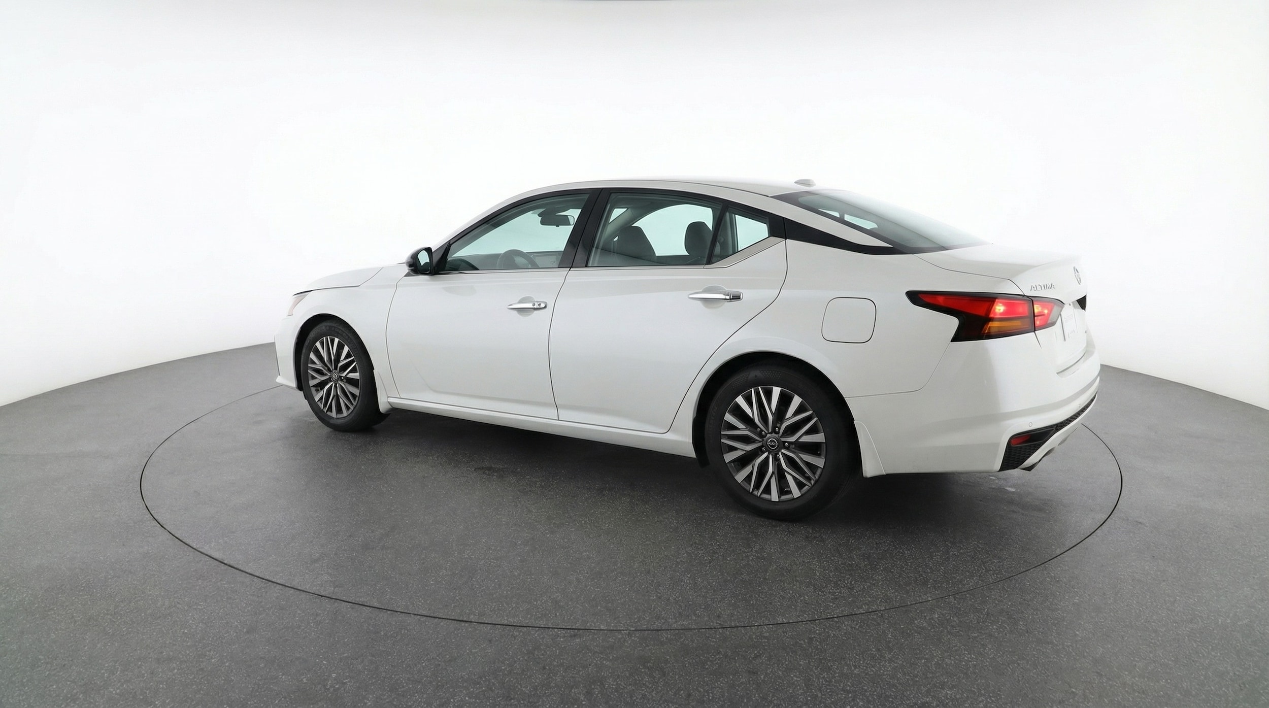 Thumbnail: 2025 Nissan Altima - 5