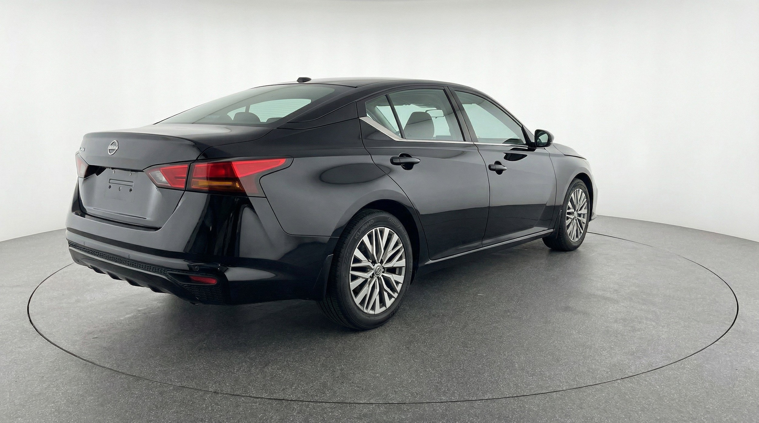 Thumbnail: 2025 Nissan Altima - 9