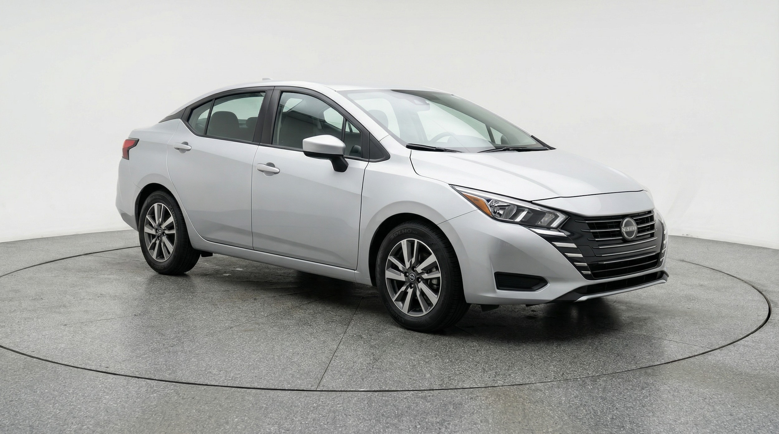 2025 Nissan Versa SV FWD