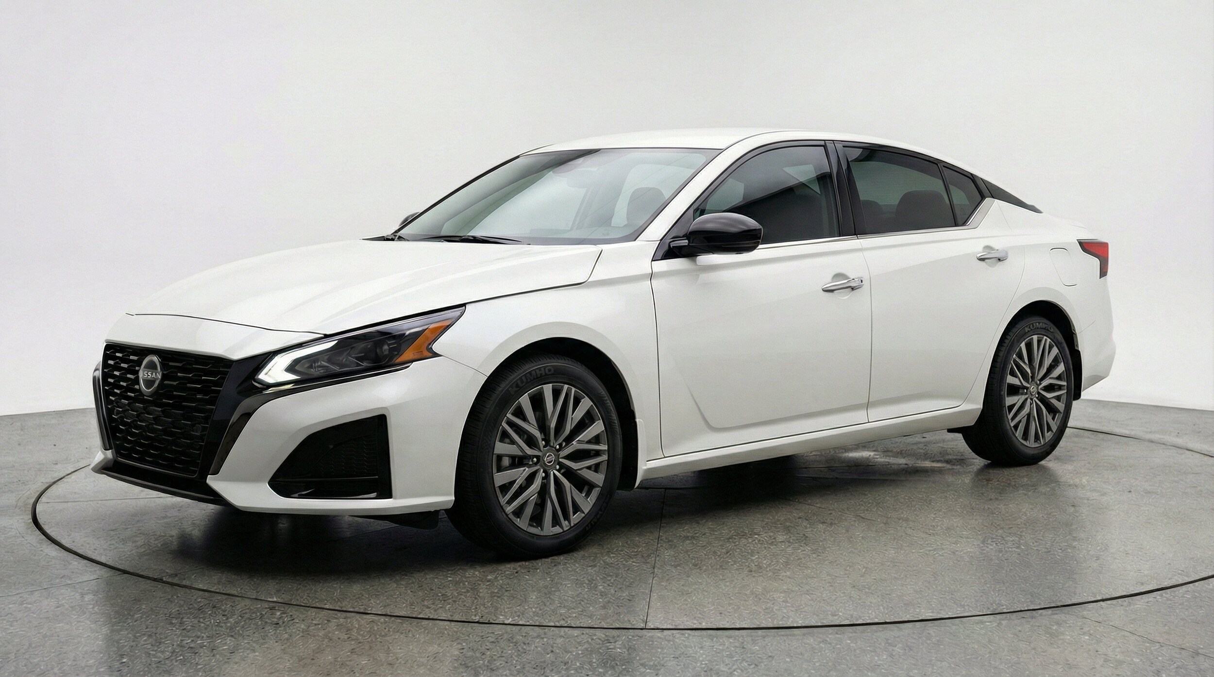 Thumbnail: 2025 Nissan Altima - 3