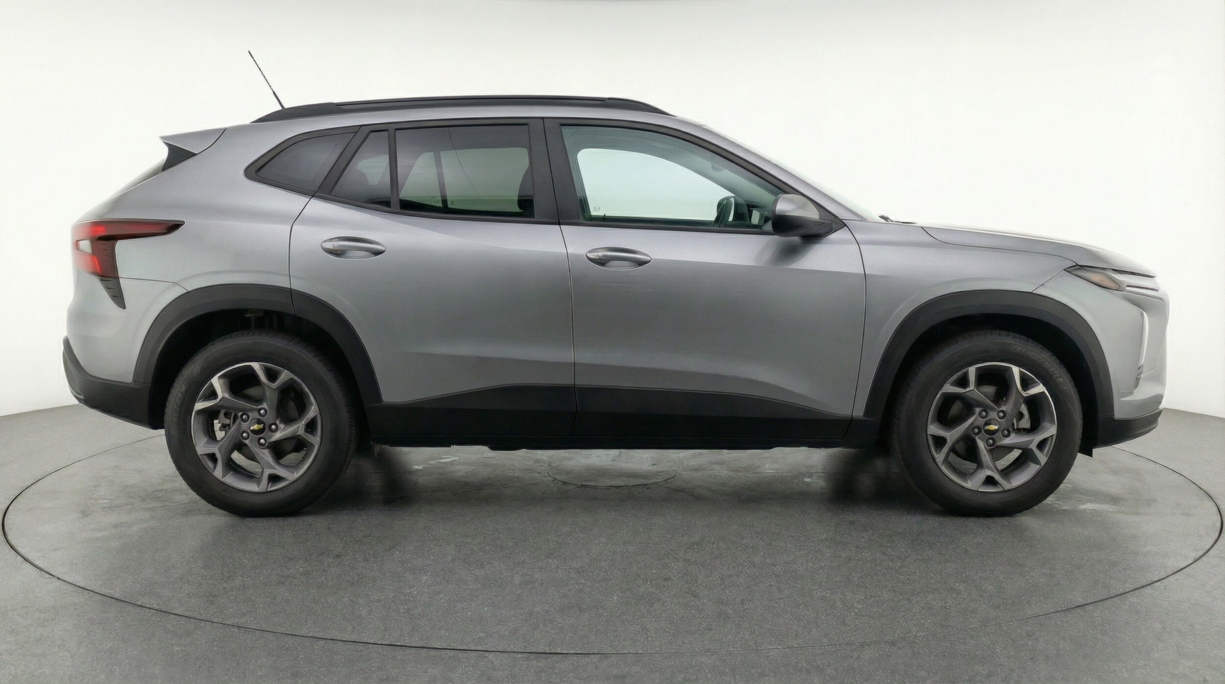 Thumbnail: 2025 Chevrolet Trax - 8