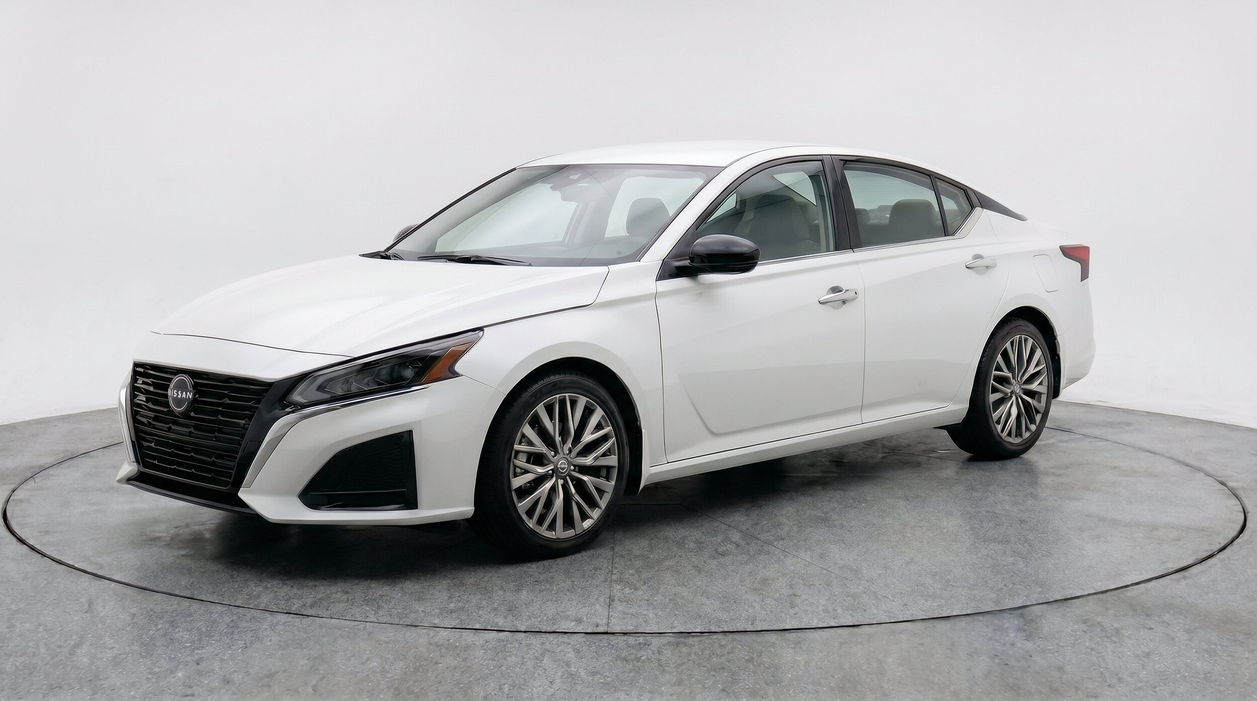 Thumbnail: 2025 Nissan Altima - 3