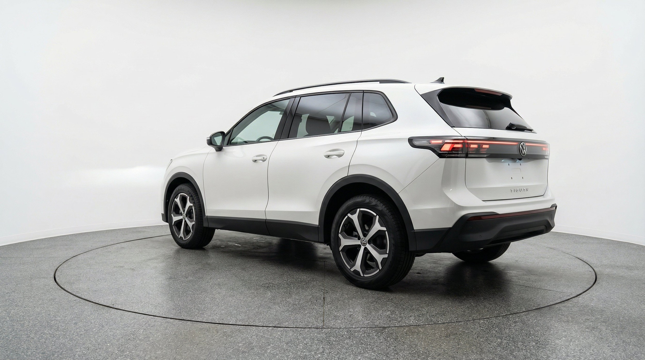 Thumbnail: 2026 Volkswagen Tiguan - 6