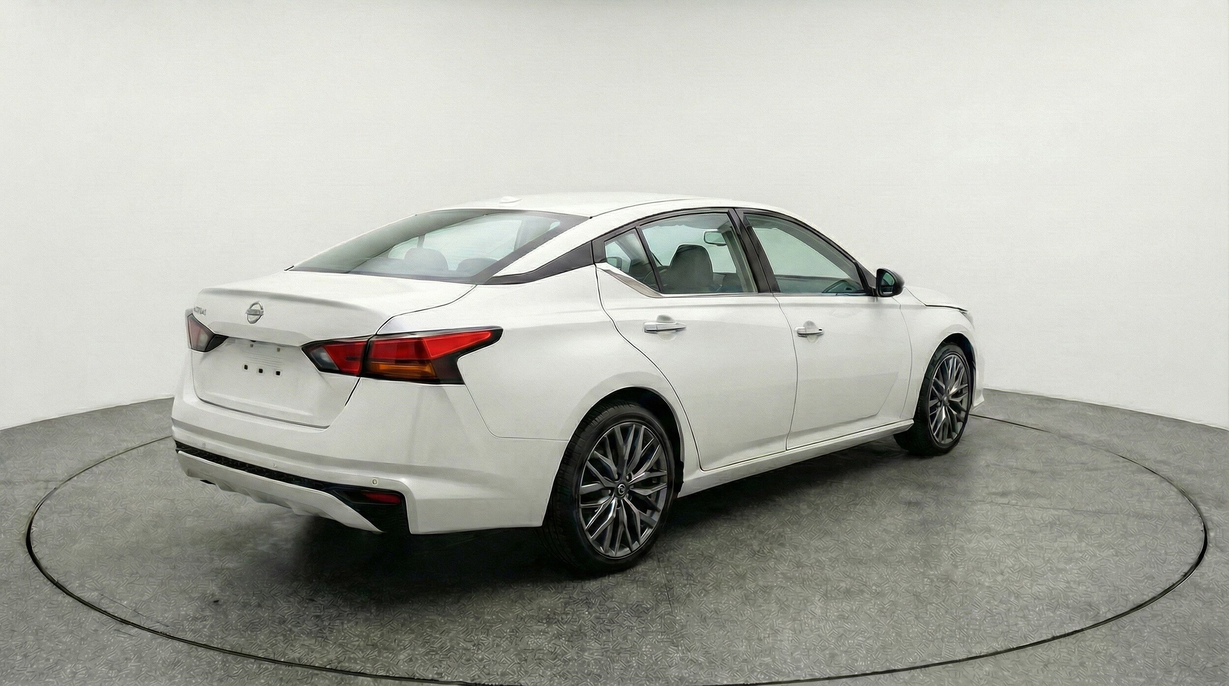 Thumbnail: 2025 Nissan Altima - 9