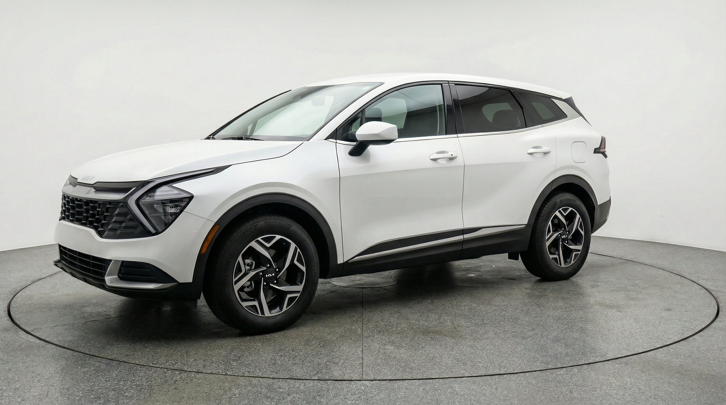 Thumbnail: 2025 Kia Sportage - 3