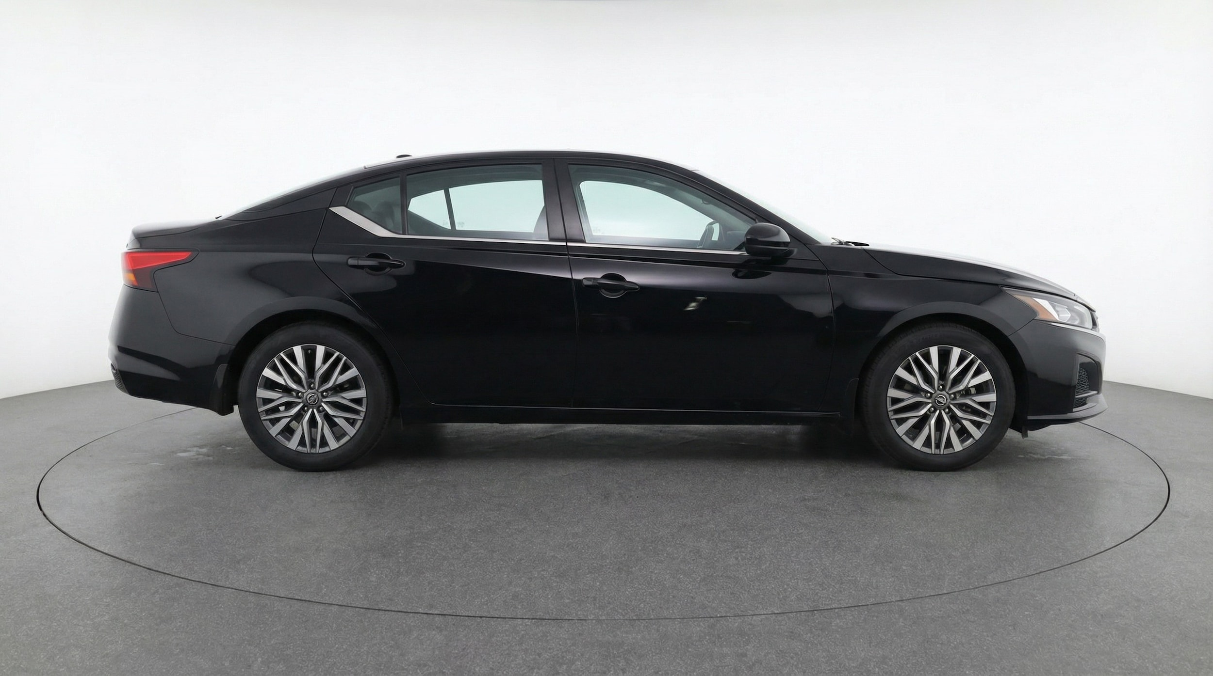 Thumbnail: 2025 Nissan Altima - 8