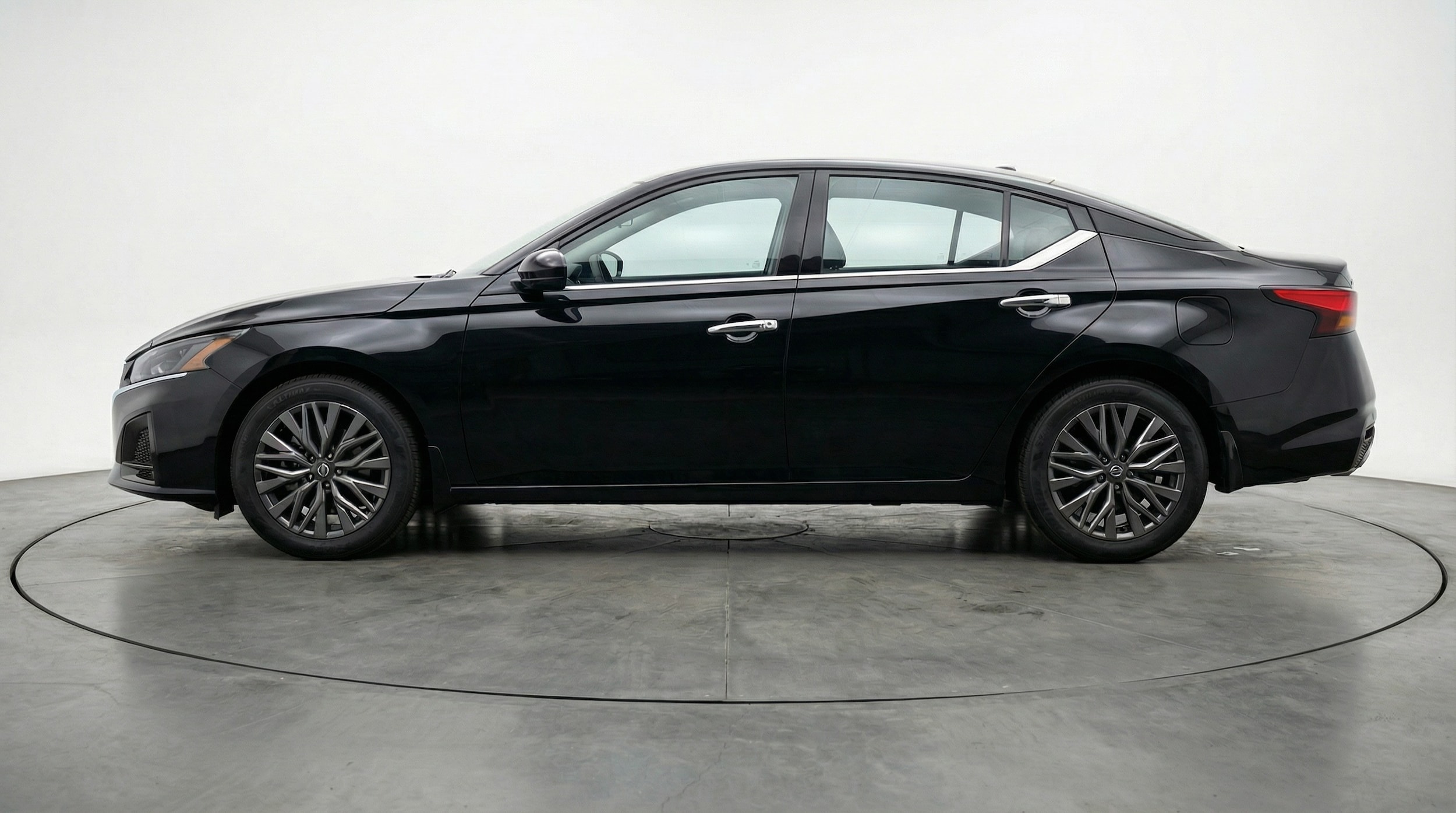 Thumbnail: 2025 Nissan Altima - 4