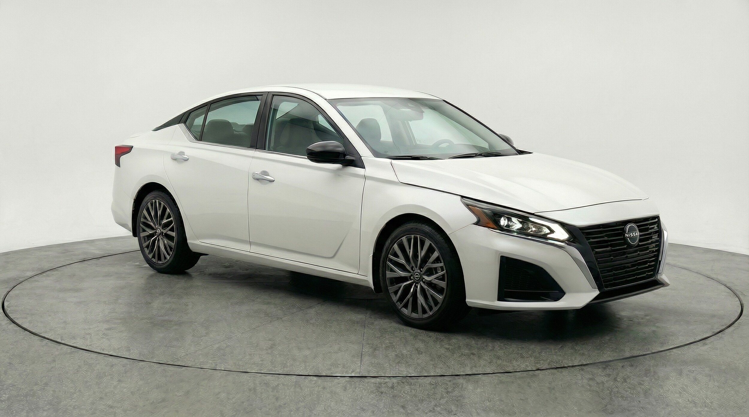 Thumbnail: 2025 Nissan Altima - 1