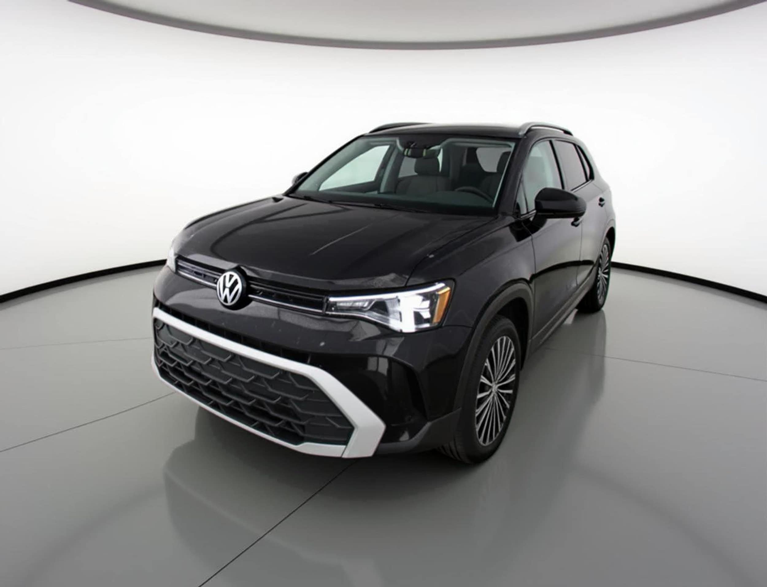 Thumbnail: 2025 Volkswagen Taos - 3