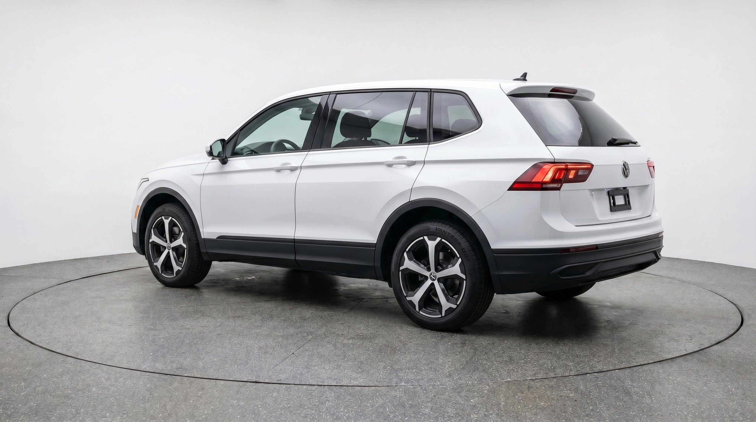 Thumbnail: 2026 Volkswagen Tiguan - 6