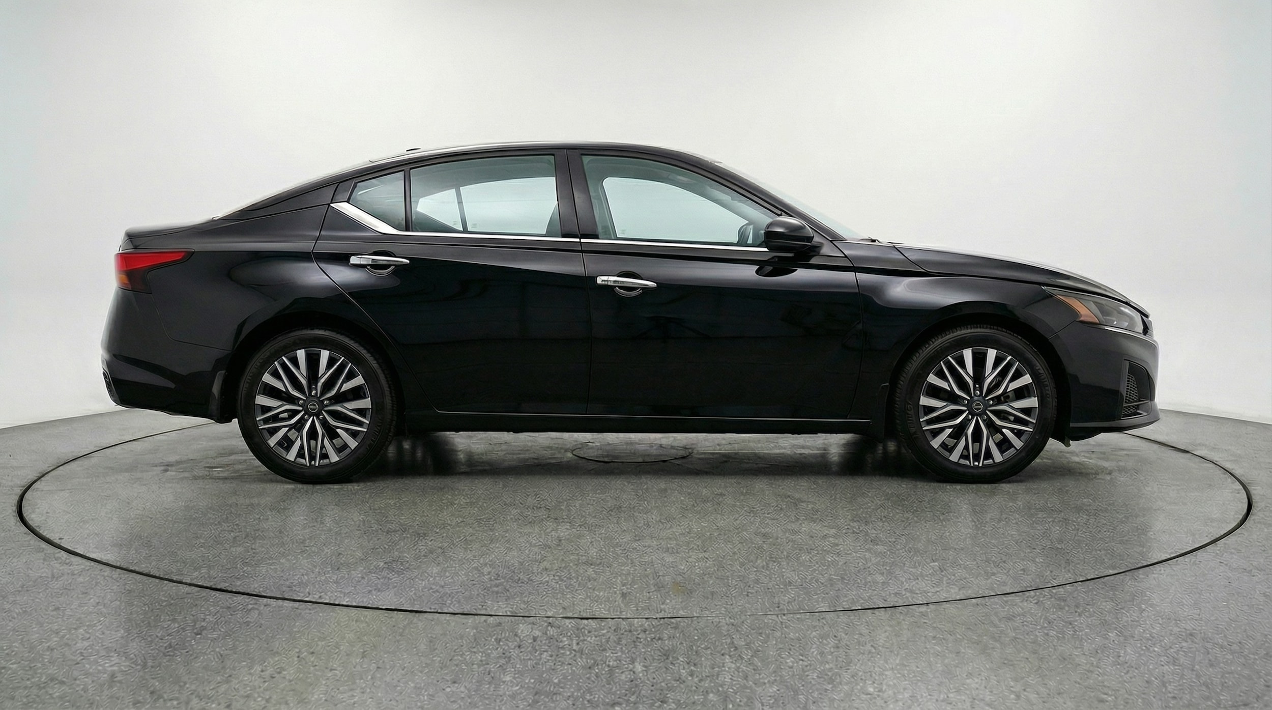 Thumbnail: 2025 Nissan Altima - 8