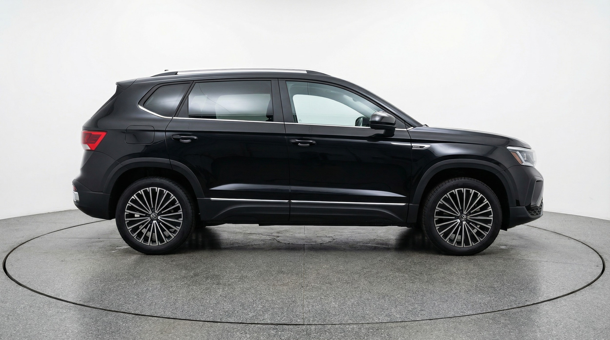 Thumbnail: 2025 Volkswagen Taos - 8