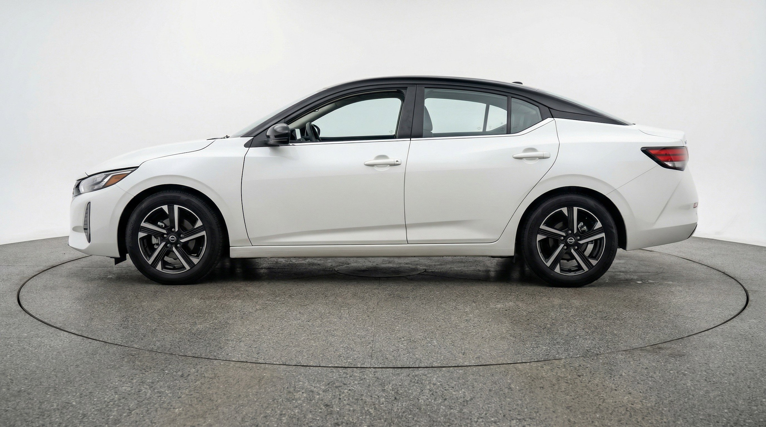 Thumbnail: 2025 Nissan Sentra - 5