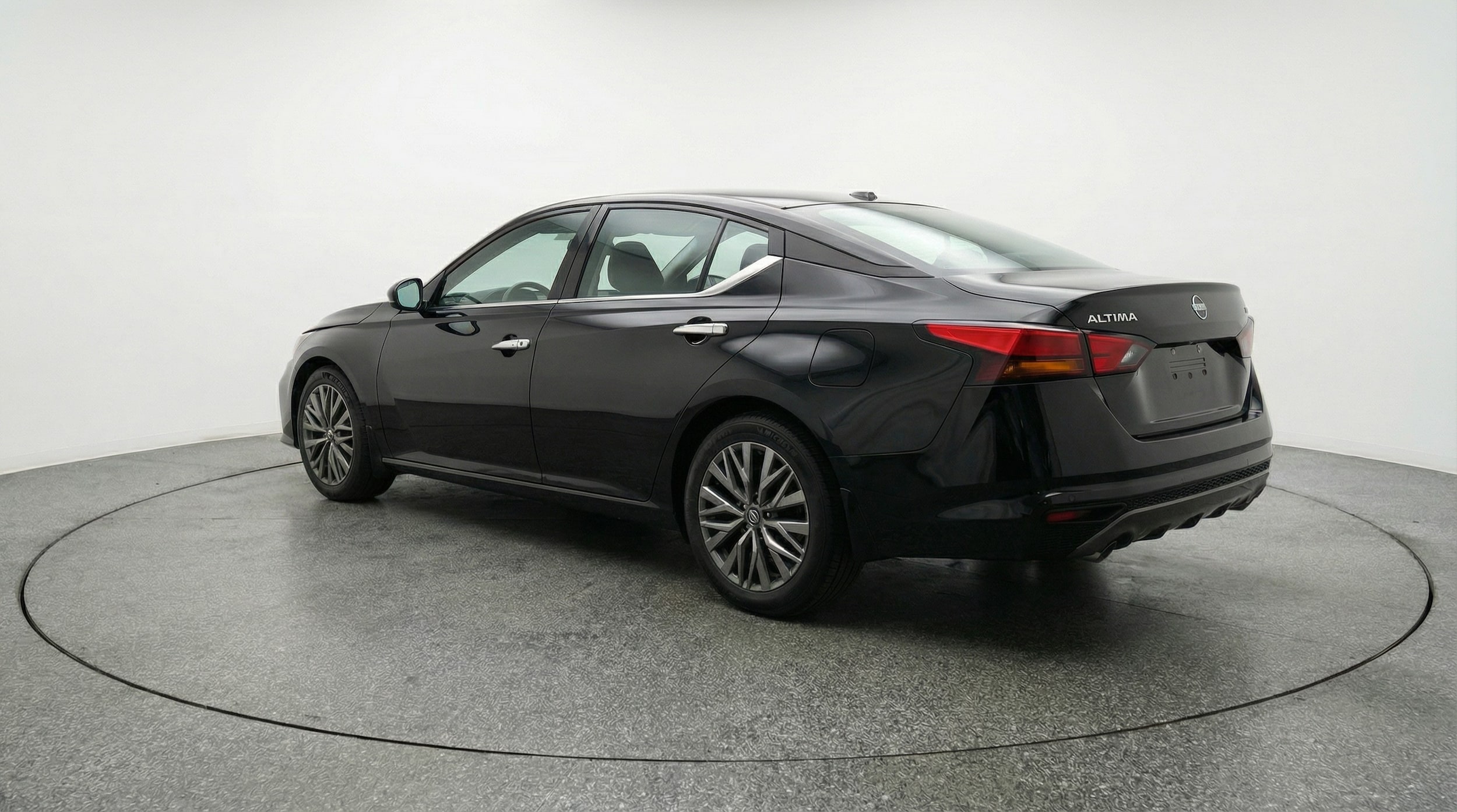 Thumbnail: 2025 Nissan Altima - 5