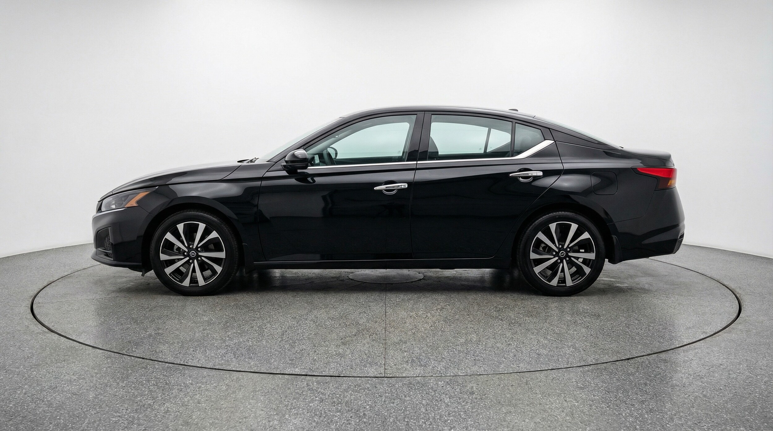 Thumbnail: 2025 Nissan Altima - 4