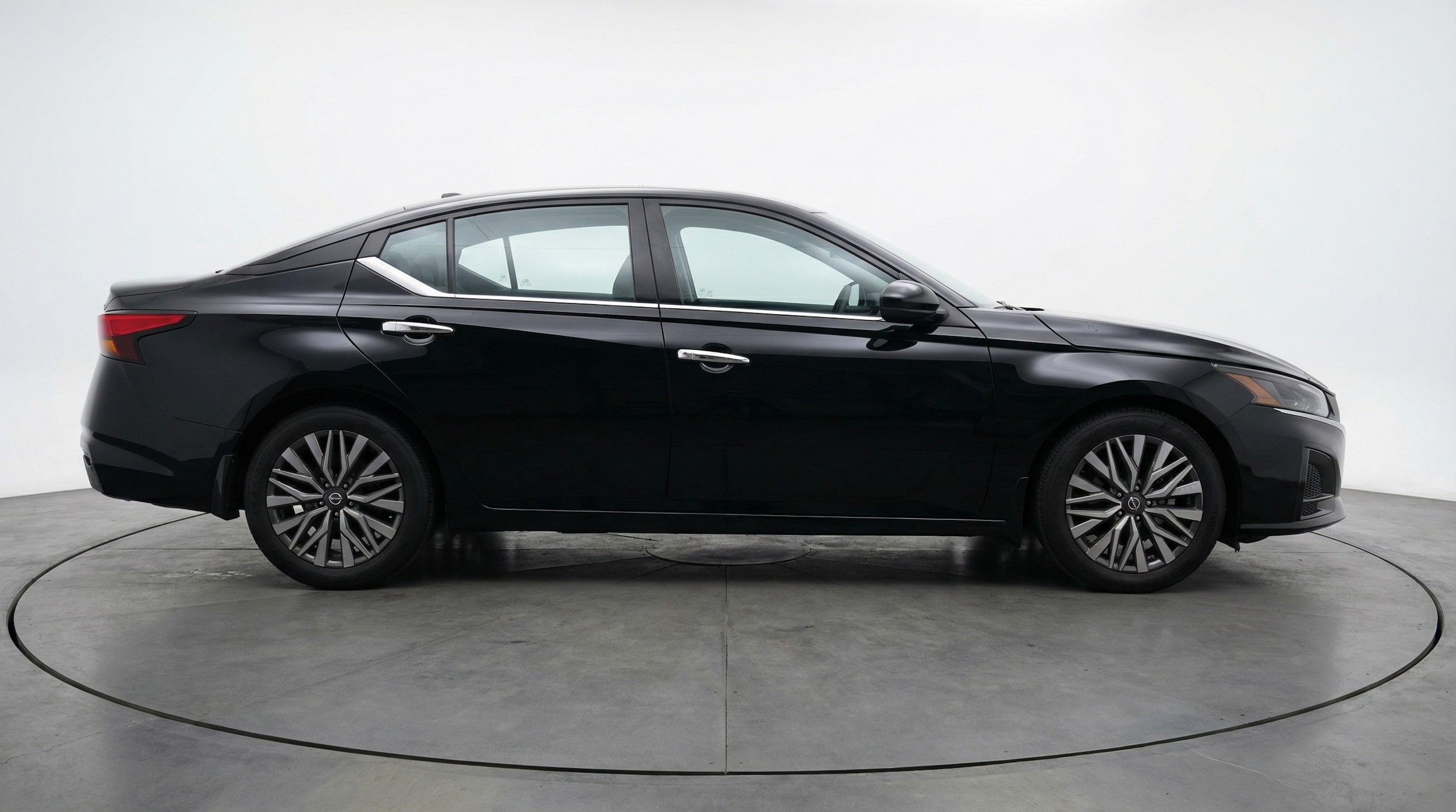 Thumbnail: 2025 Nissan Altima - 8